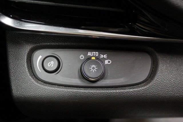 Used 2024 Buick Envista Sport Touring w/ Convenience I Package FWD image 20