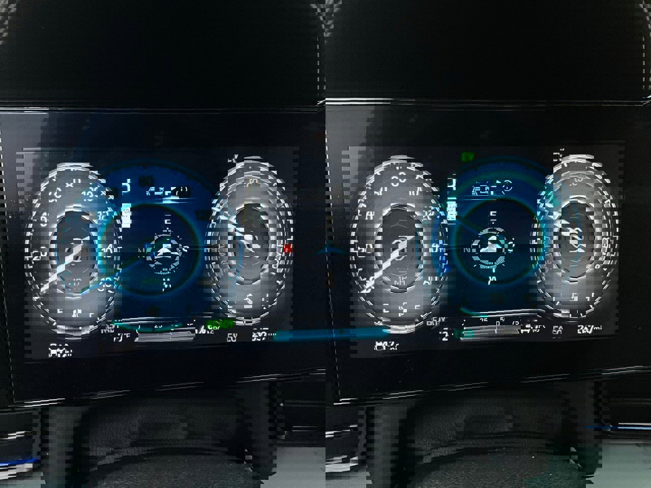 Used 2025 Hyundai Elantra Limited image 38