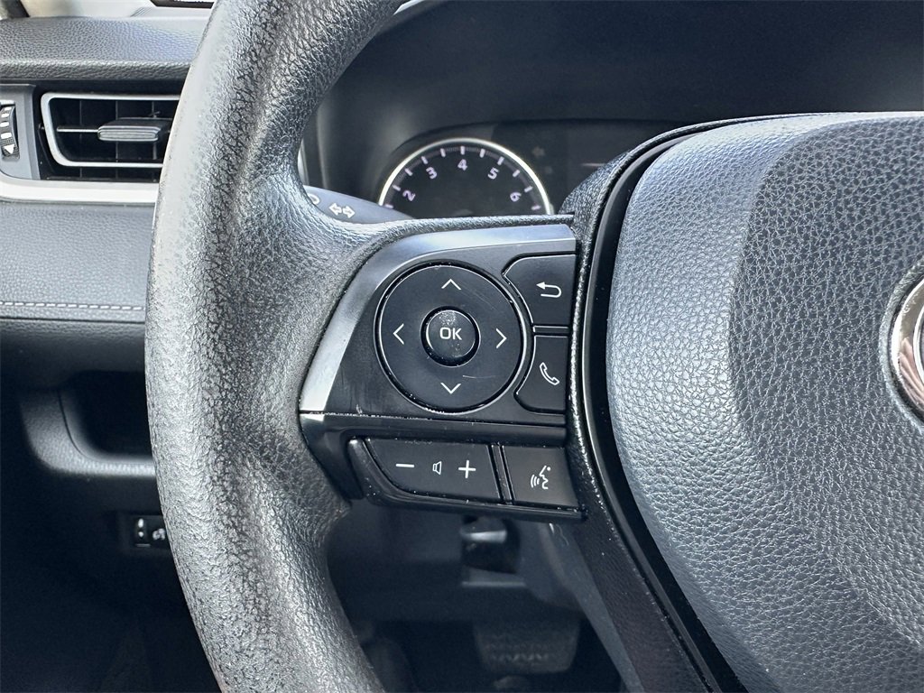 Used 2019 Toyota RAV4 LE image 19