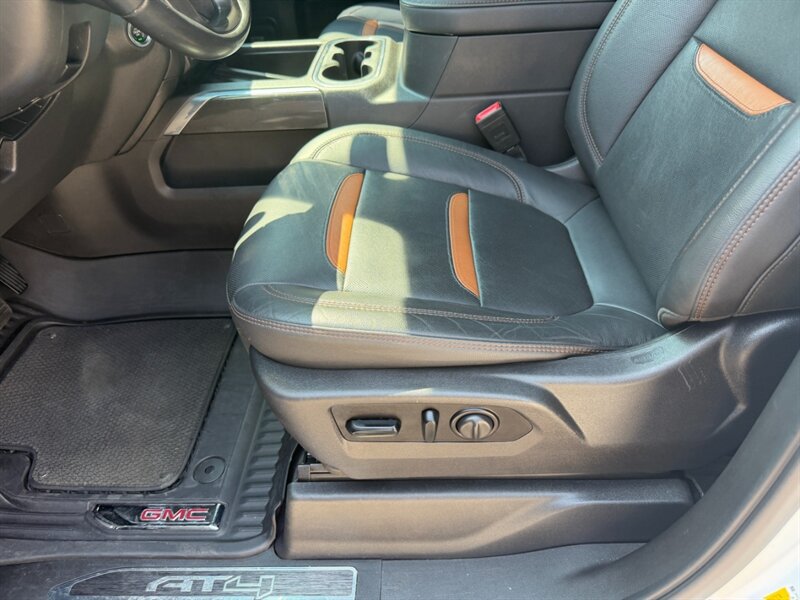 Used 2021 GMC Sierra 1500 AT4 w/ AT4 Premium Package AWD/4WD image 22
