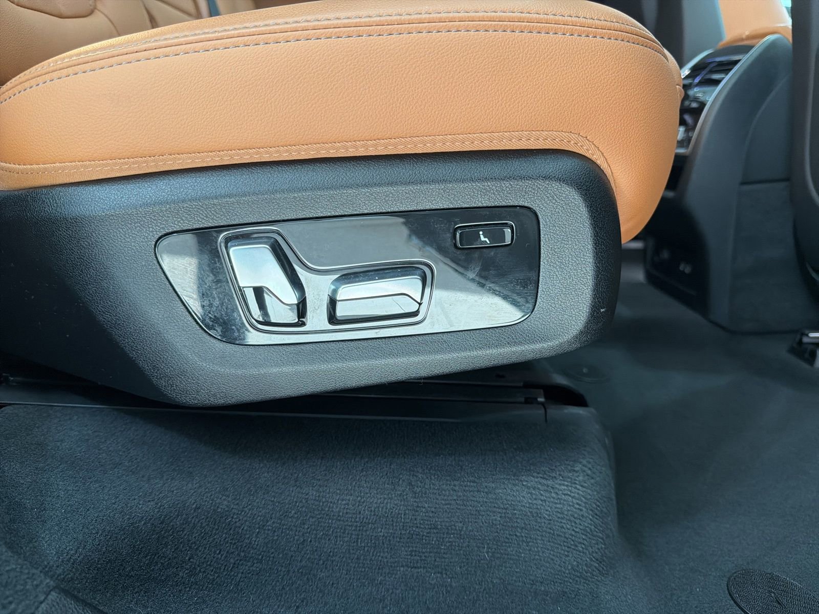 Certified 2022 BMW X7 xDrive40i w/ Premium Package image 50