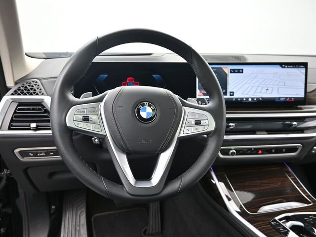 Used 2026 BMW X7 xDrive40i AWD/4WD image 13