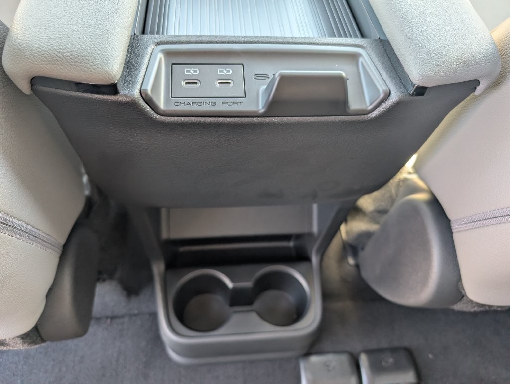 New 2026 Toyota Sienna XLE FWD image 28