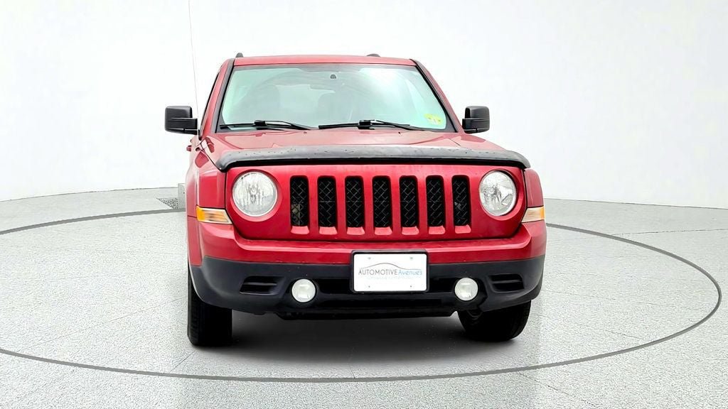 Used 2017 Jeep Patriot Latitude FWD image 2
