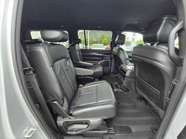 Used 2024 Jeep Wagoneer Series II AWD/4WD image 12