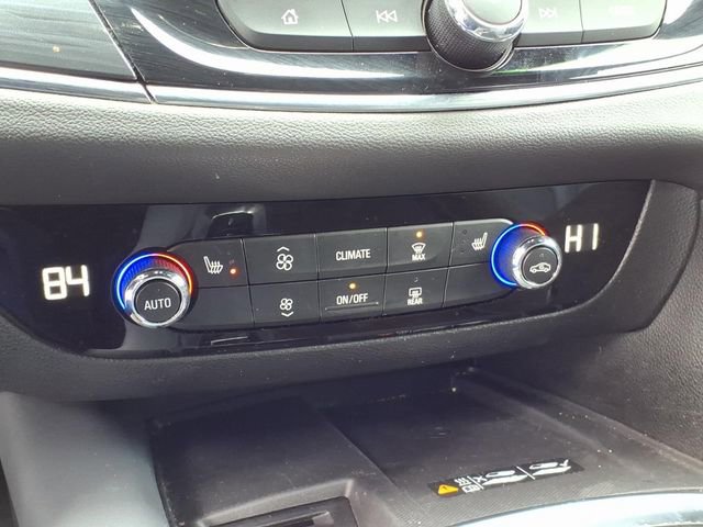 Used 2023 Buick Enclave Essence image 27