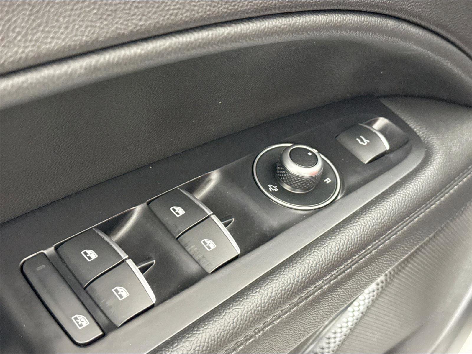 Used 2024 Alfa Romeo Stelvio Veloce image 29