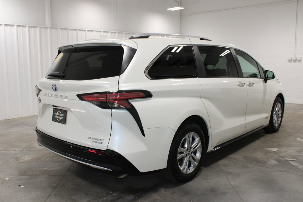 Used 2021 Toyota Sienna Platinum AWD/4WD image 9