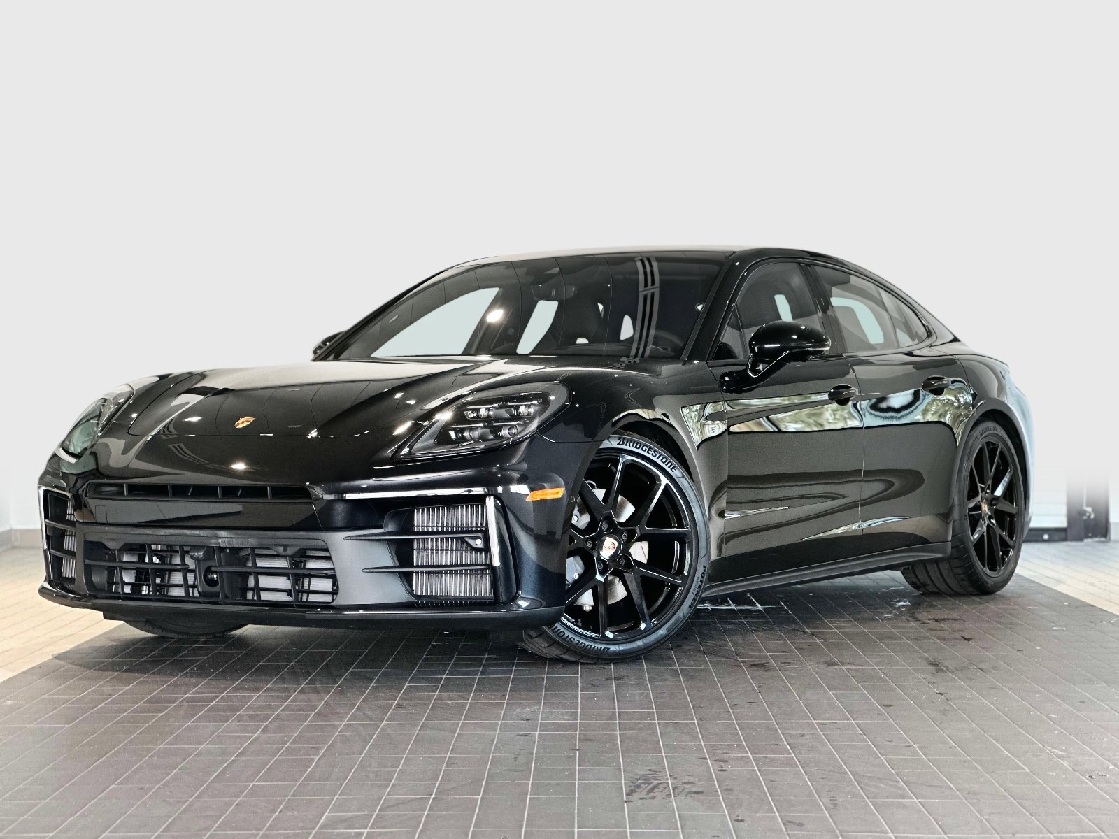New 2025 Porsche Panamera 4 image 1