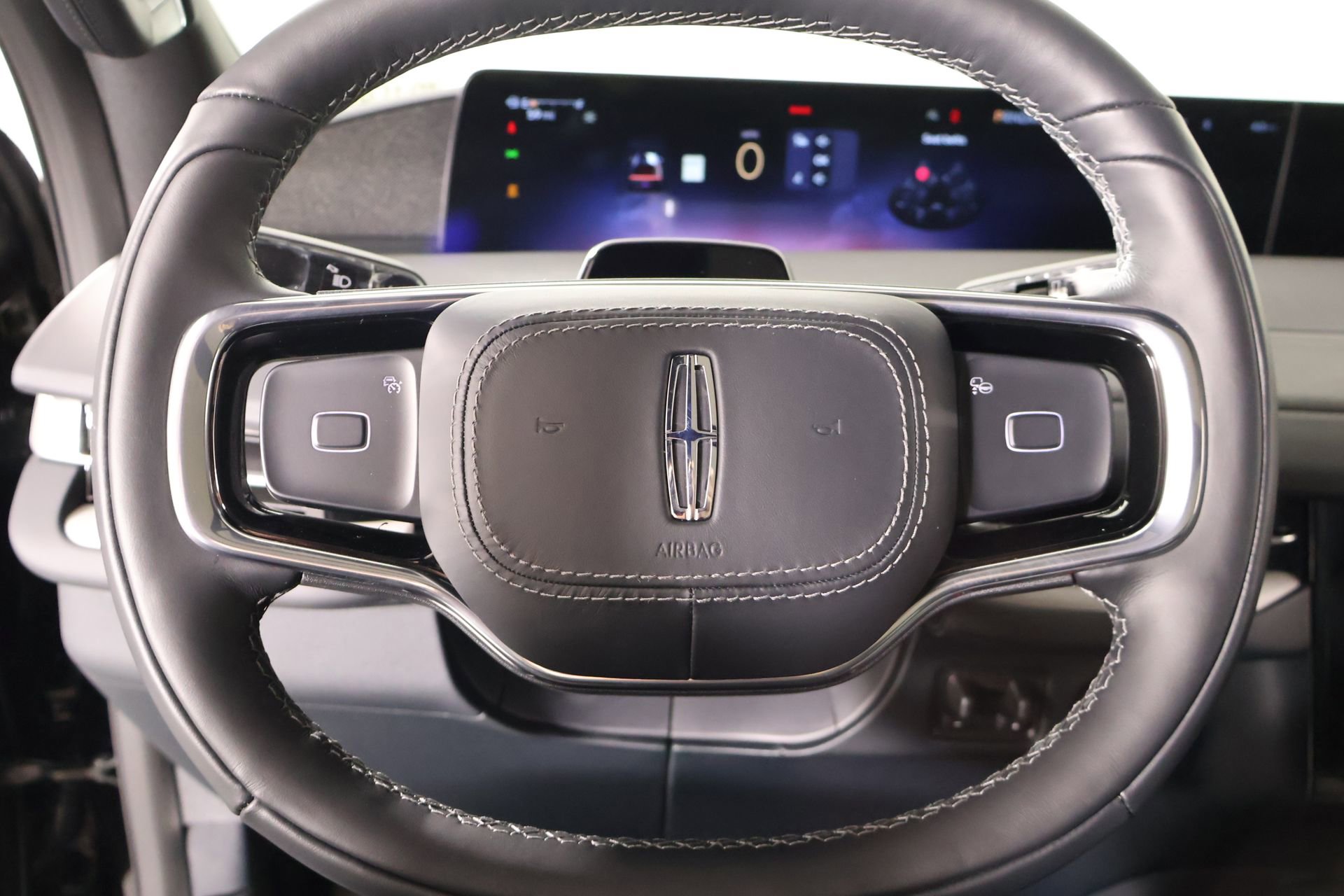 New 2026 Lincoln Navigator Reserve image 3