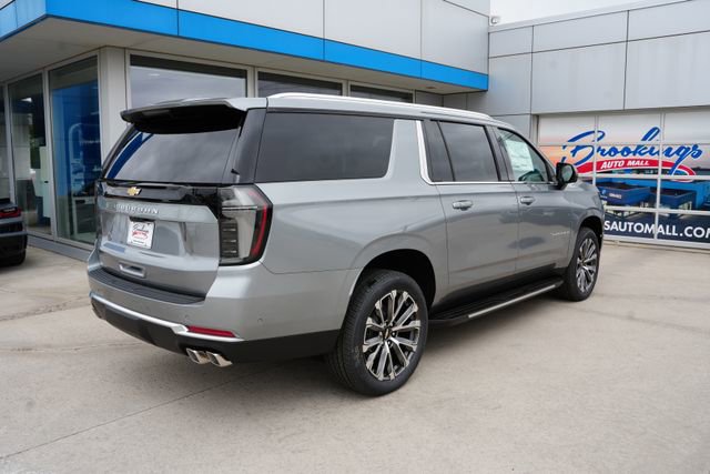 New 2026 Chevrolet Suburban High Country w/ Sun And Tow Package AWD/4WD image 39