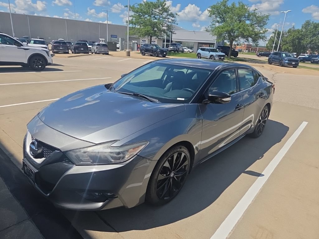 Used 2017 Nissan Maxima SR w/ Midnight Edition FWD image 2