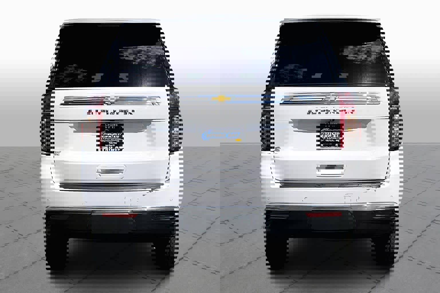 Used 2022 Chevrolet Suburban LT w/ Luxury Package image 5