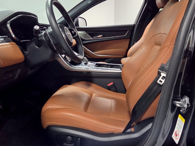 Used 2024 Jaguar XF R-Dynamic SE AWD/4WD image 3