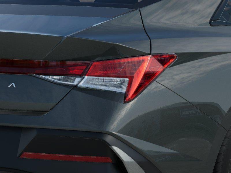 New 2026 Hyundai Elantra SE FWD image 17