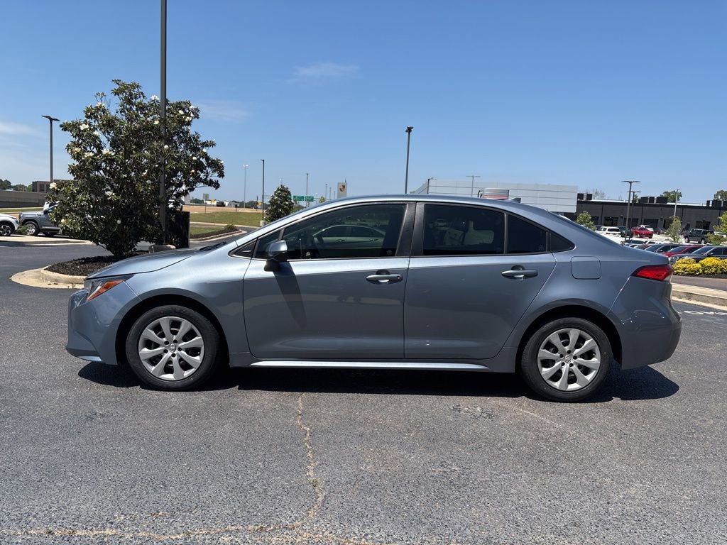 Used 2021 Toyota Corolla LE FWD image 9