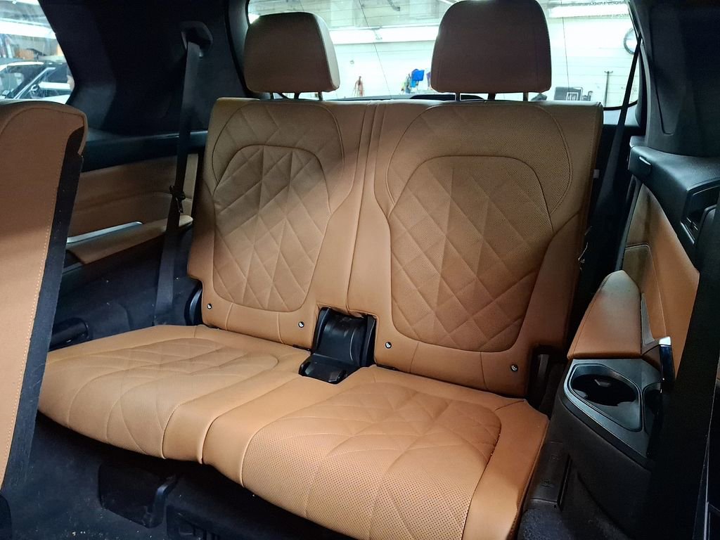 Certified 2023 BMW X7 xDrive40i w/ Executive Package image 7