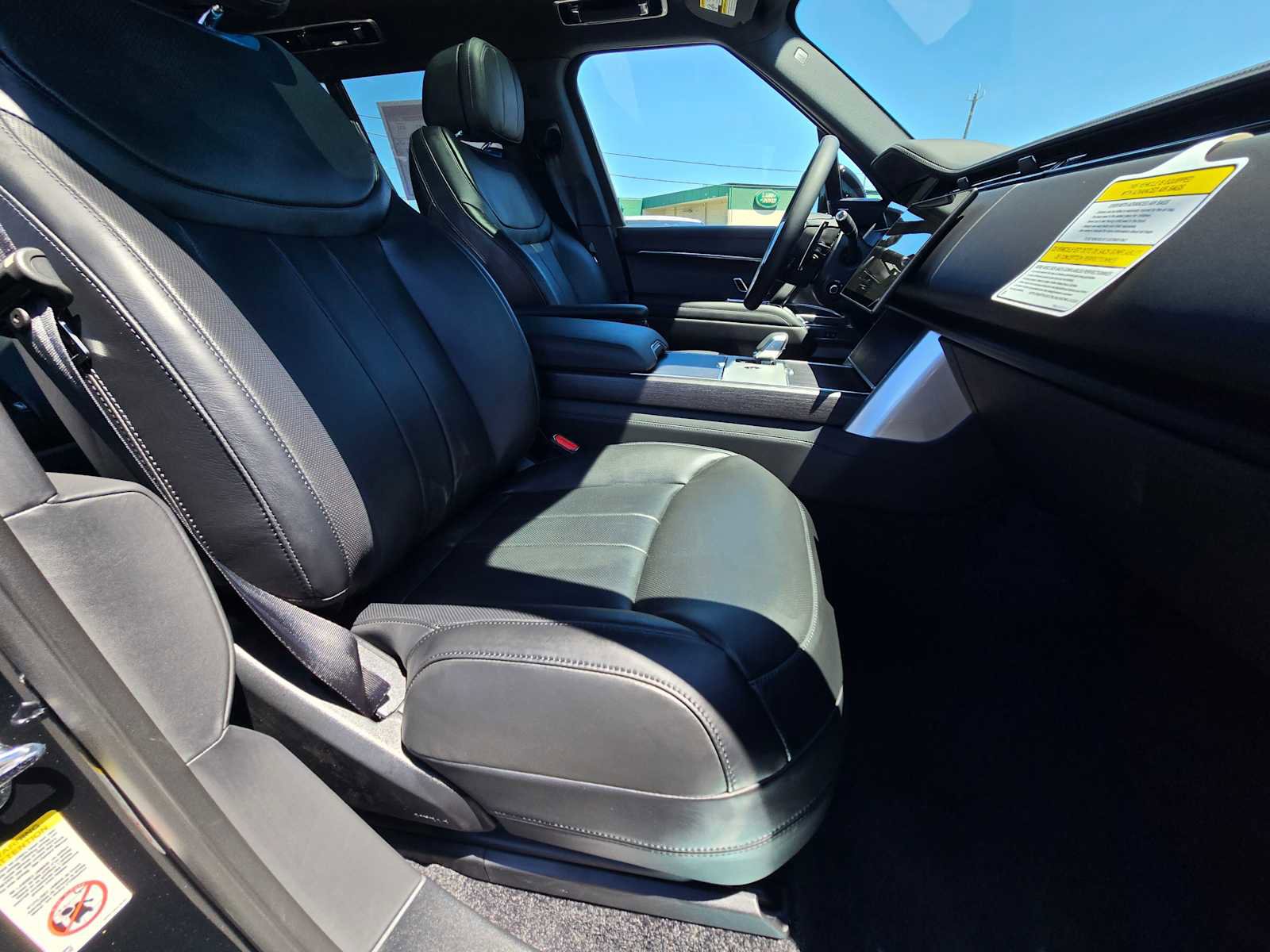 New 2025 Land Rover Range Rover SE image 11