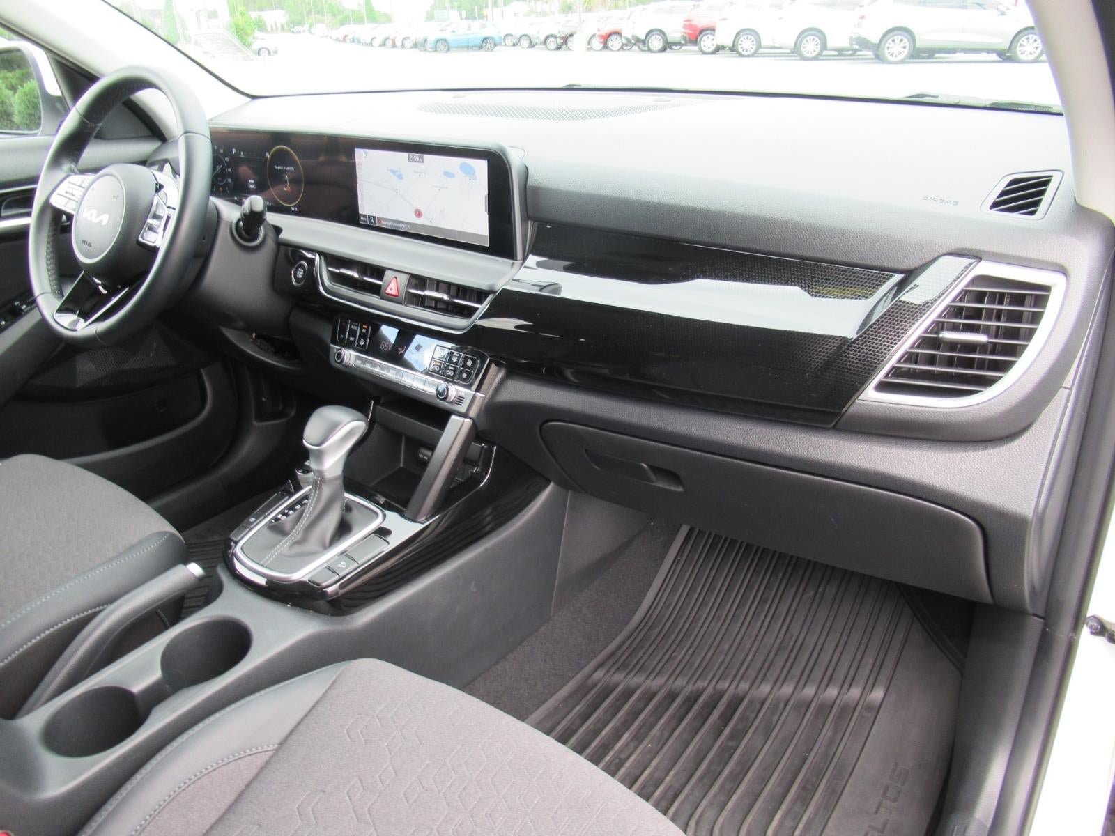 Used 2024 Kia Seltos S FWD image 11
