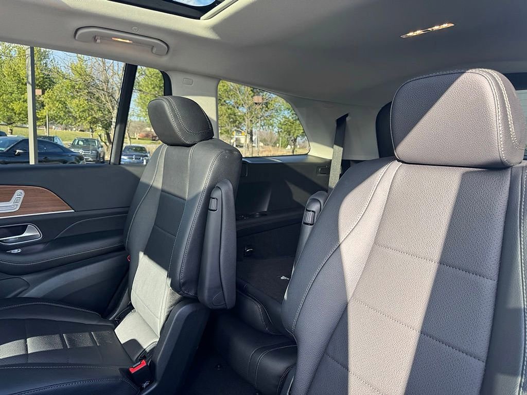 Used 2024 Mercedes-Benz GLS 450 4MATIC image 26