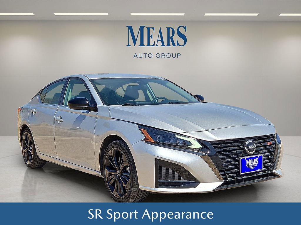 Used 2024 Nissan Altima 2.5 SR FWD image 8