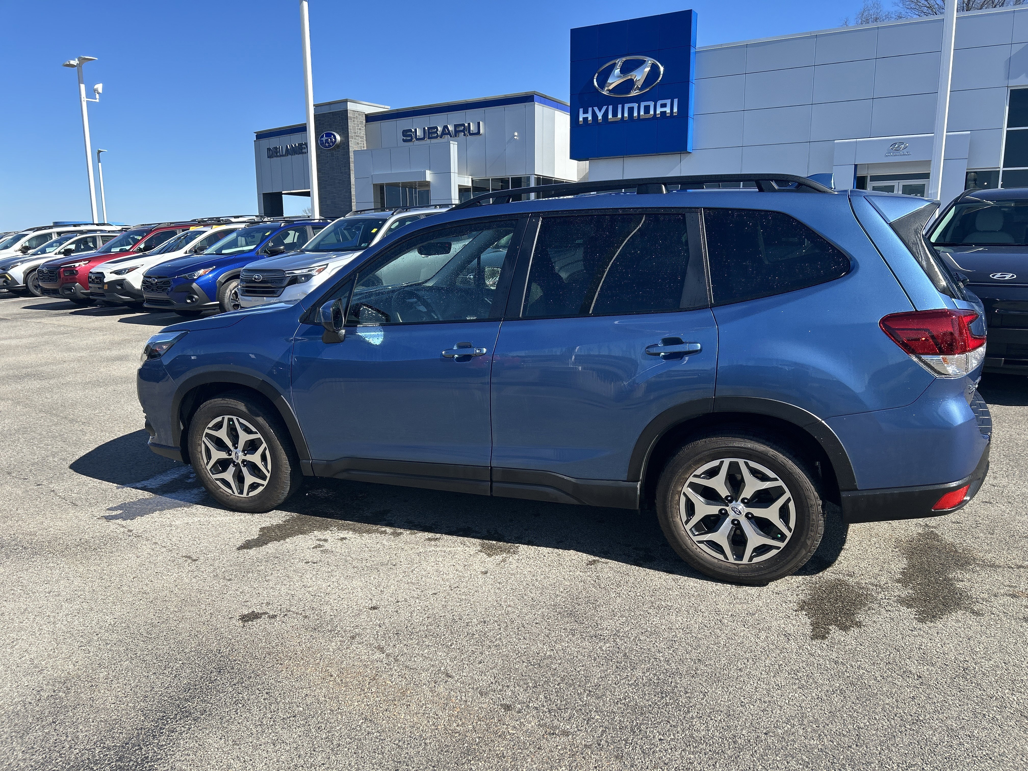 Certified 2023 Subaru Forester Premium AWD/4WD image 16