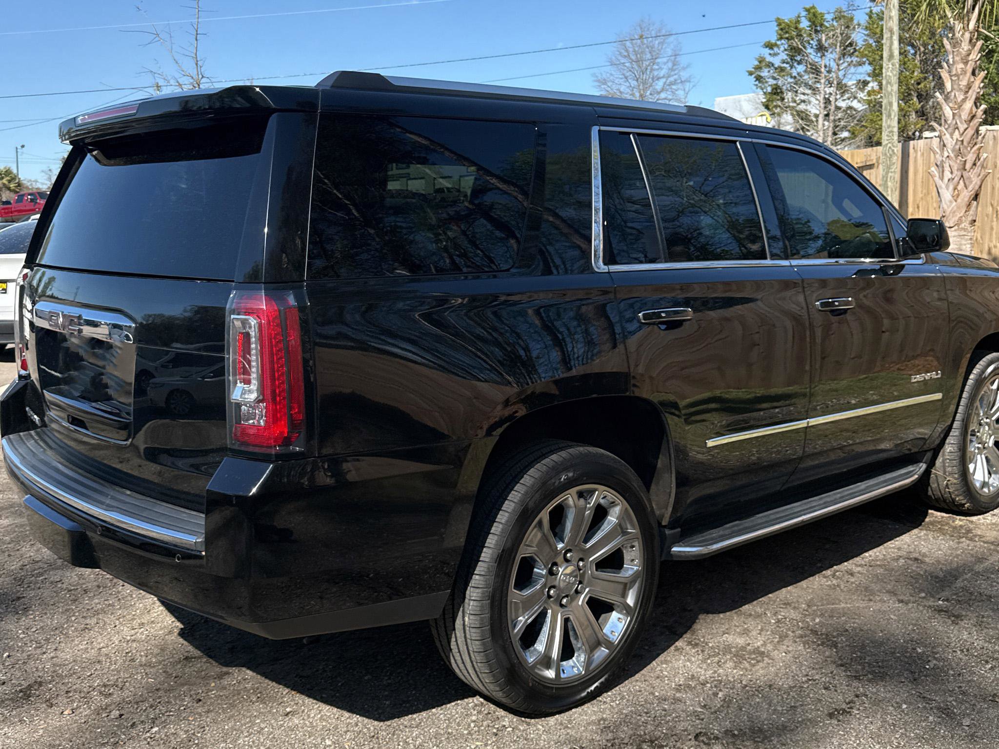 Used 2017 GMC Yukon Denali w/ Open Road Package image 10
