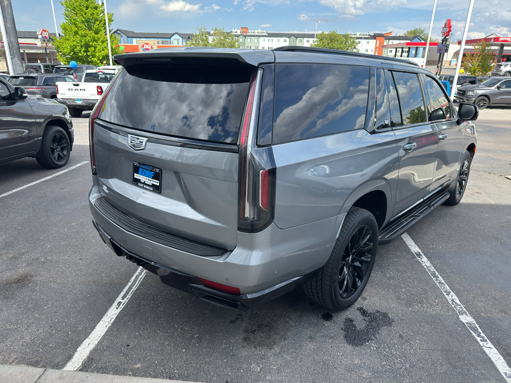 Used 2023 Cadillac Escalade ESV Sport w/ LPO, ONYX Package AWD/4WD image 5