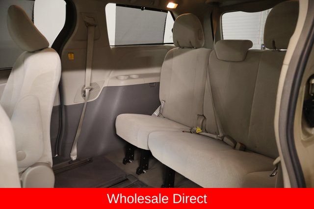 Used 2011 Toyota Sienna LE FWD image 23
