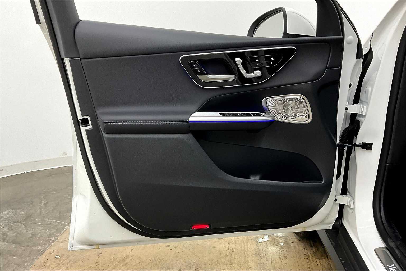 New 2025 Mercedes-Benz GLC 300 image 10