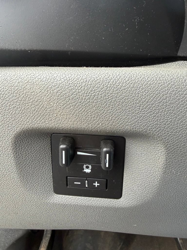 Used 2013 Chevrolet Silverado 2500 W/T AWD/4WD image 14