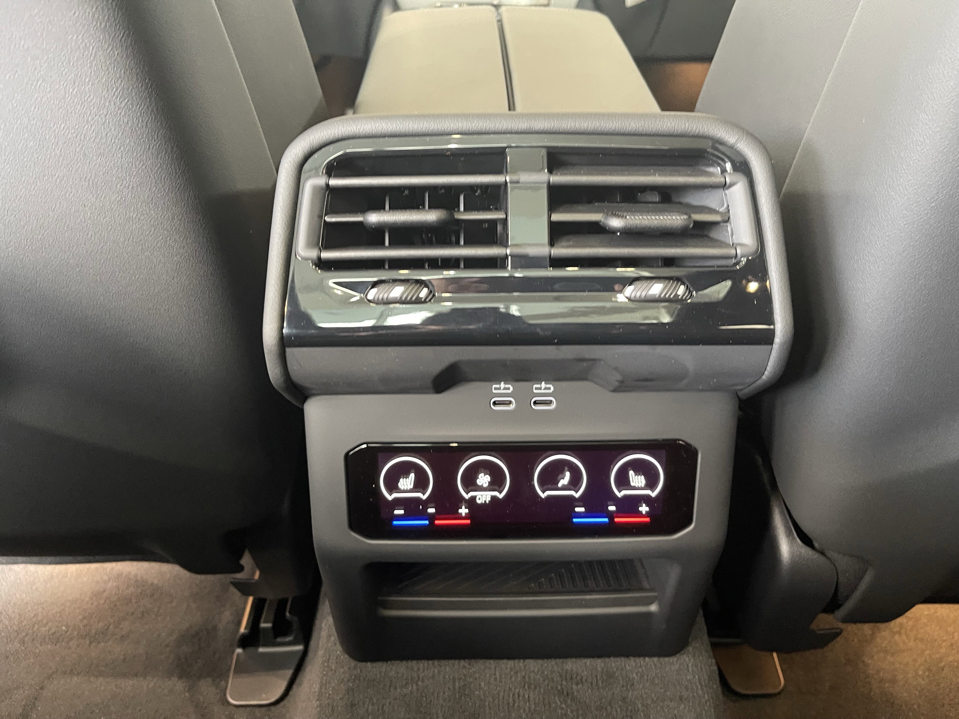 New 2026 BMW M5 Touring image 17