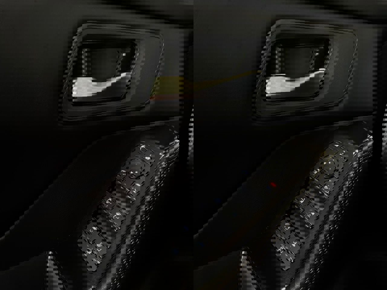 Used 2025 Nissan Rogue SV FWD image 21