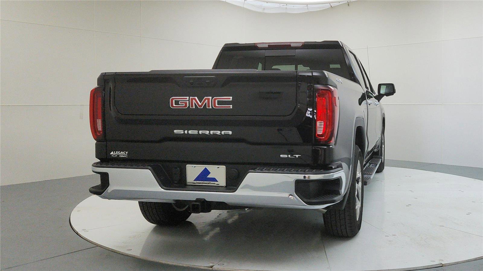 New 2026 GMC Sierra 1500 SLT w/ SLT Premium Package image 6