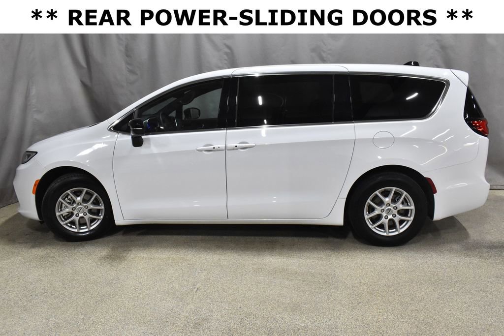 Used 2025 Chrysler Pacifica Select FWD image 14