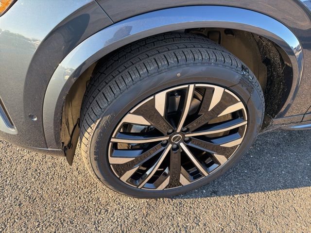 New 2026 Volvo XC90 B6 Ultra w/ Protection Package Premier AWD/4WD image 7