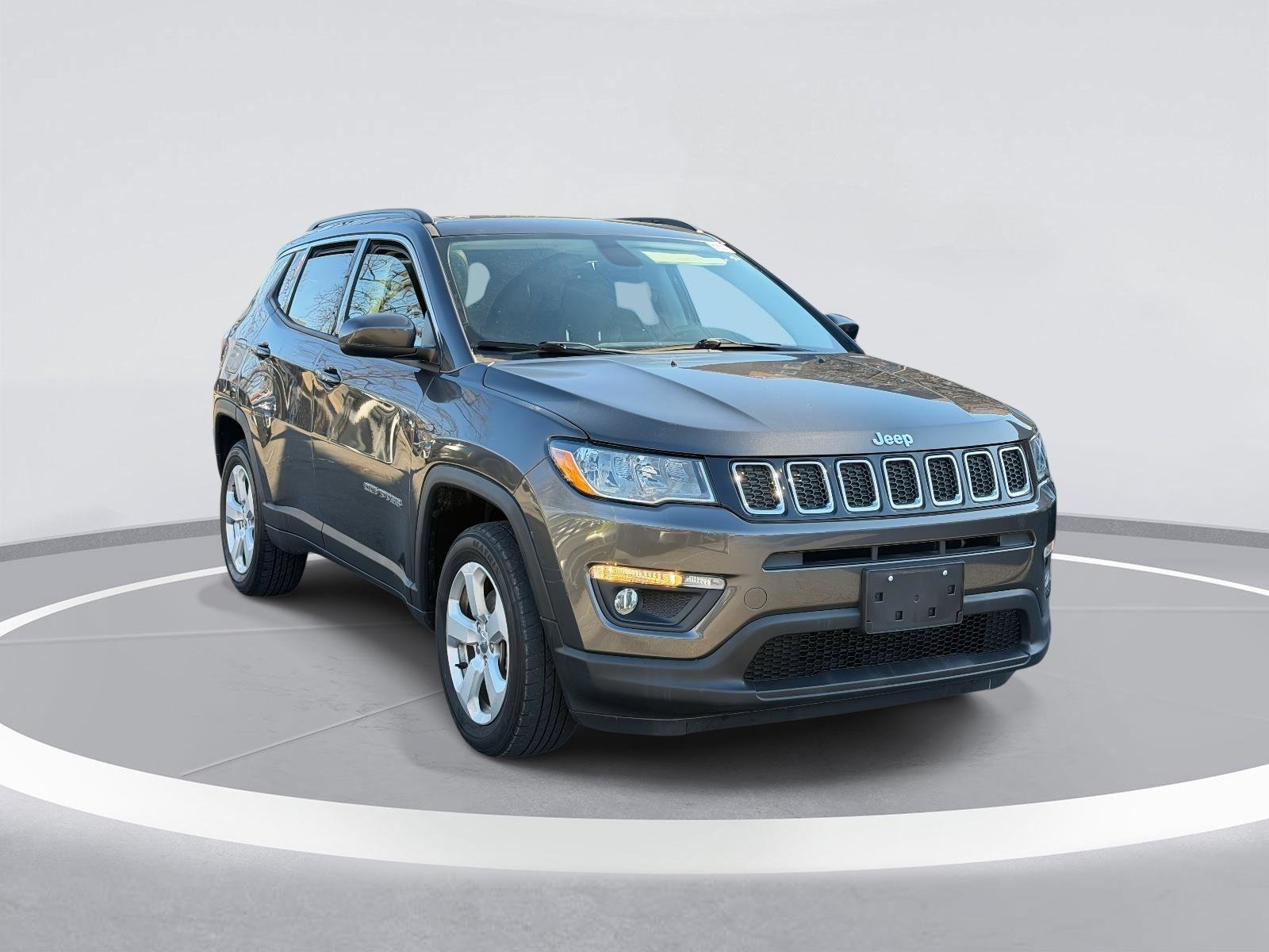 Used 2018 Jeep Compass Latitude w/ Popular Equipment Group image 1