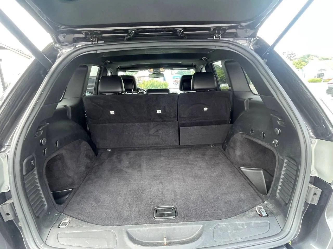Used 2015 Jeep Grand Cherokee Altitude RWD image 28