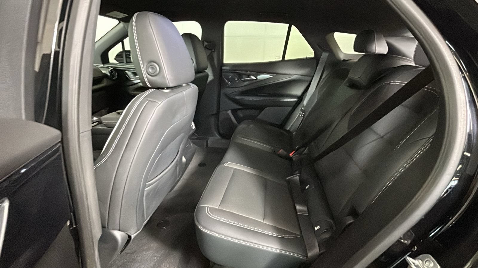 Used 2024 Chevrolet Blazer EV LT AWD/4WD image 32