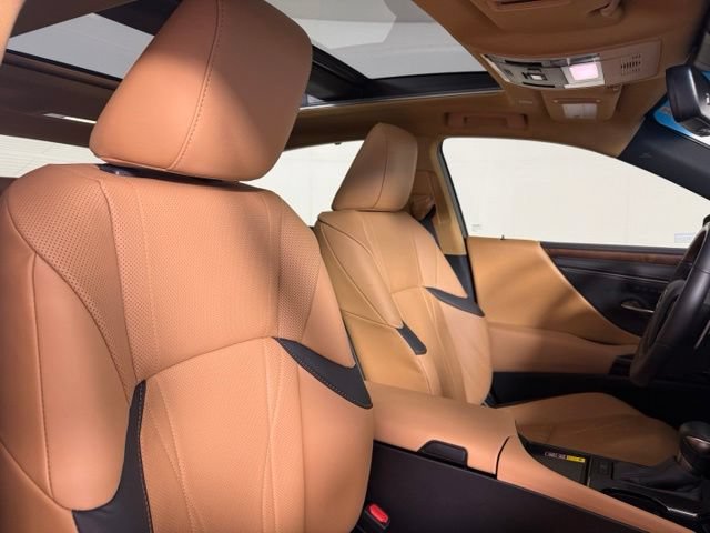 Used 2025 Lexus ES 350 Ultra Luxury w/ Accessory Package (Z2) FWD image 19