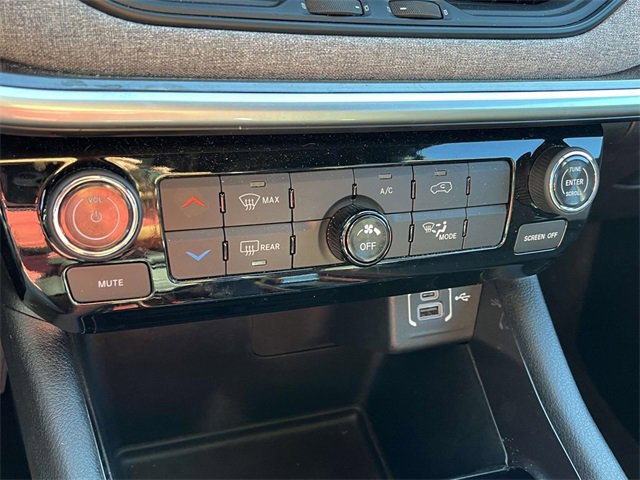 Used 2024 Jeep Compass Sport image 26