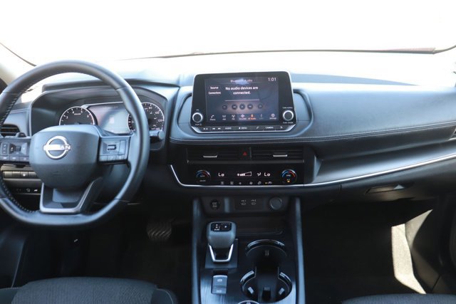 Used 2025 Nissan Rogue SV image 14