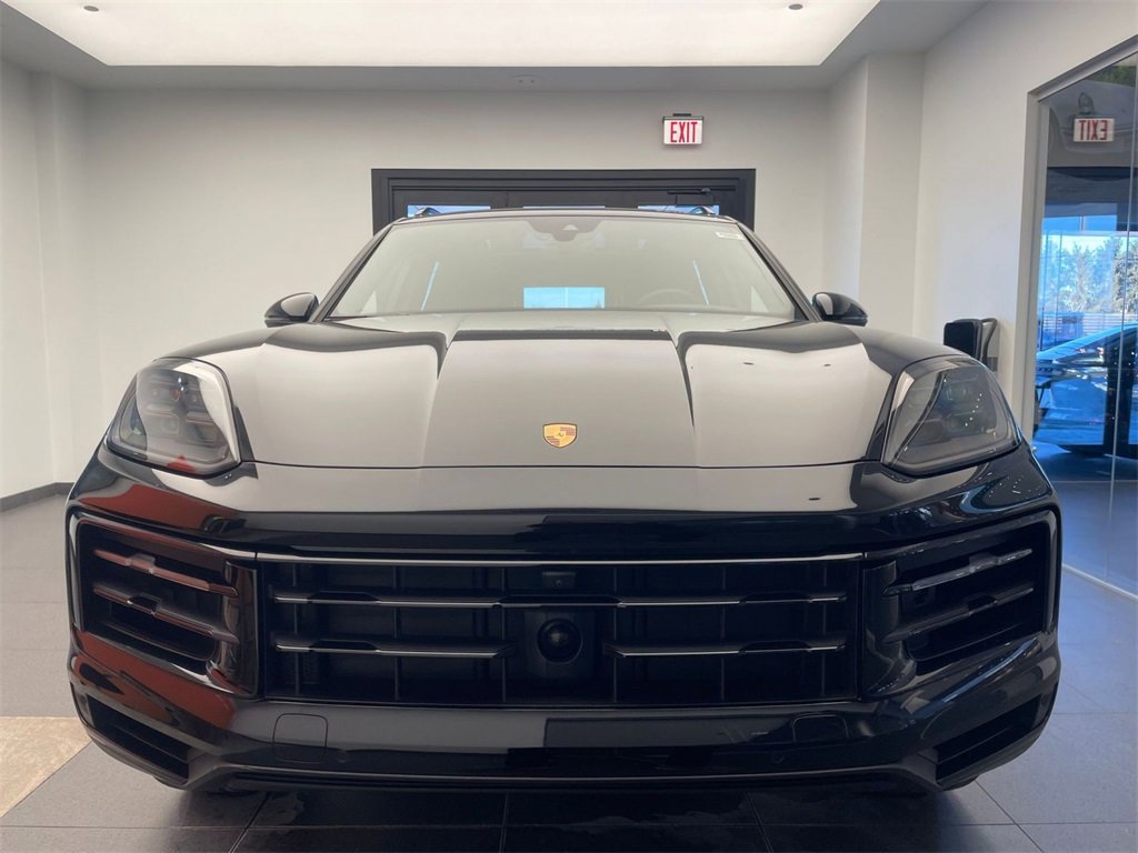 Used 2025 Porsche Cayenne image 27