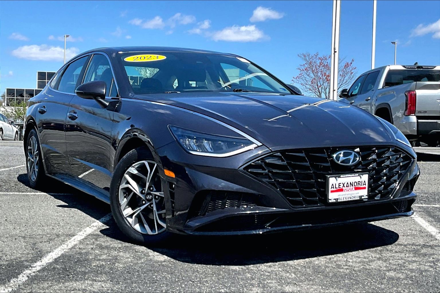 Used 2023 Hyundai Sonata SEL w/ Convenience Package image 2