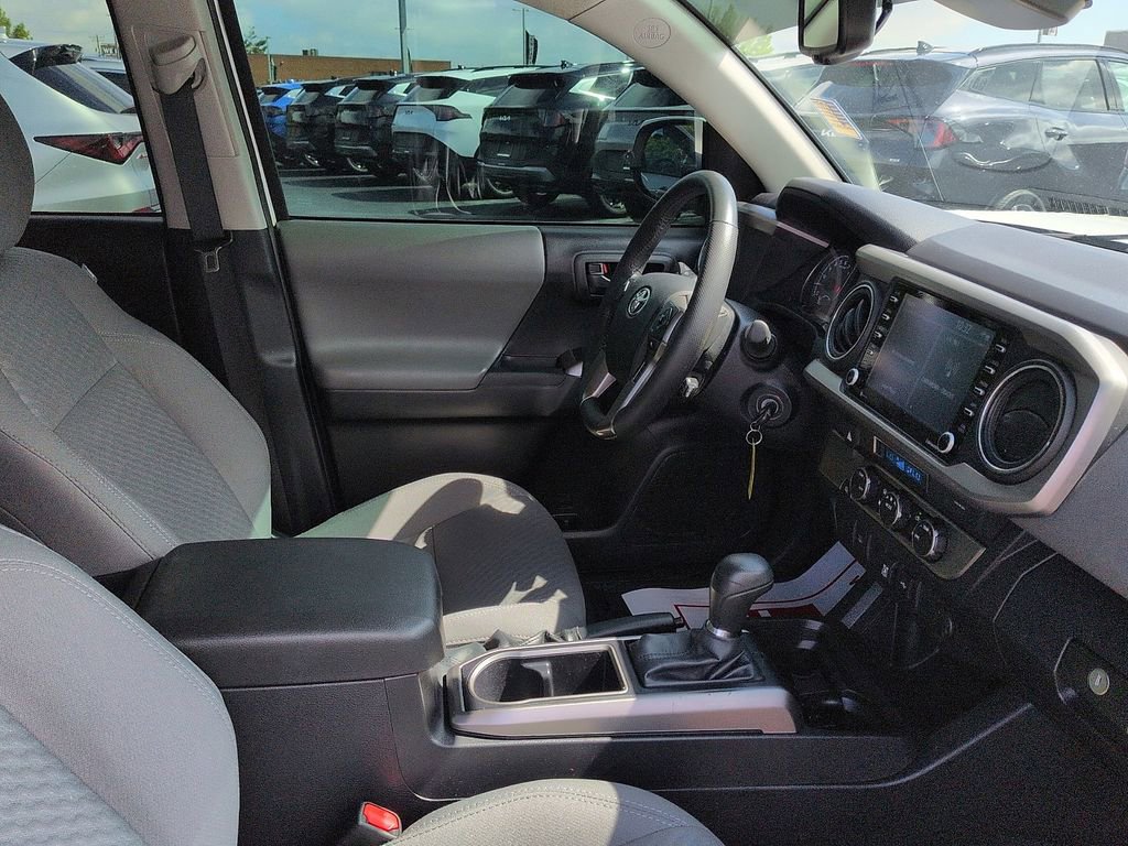 Used 2022 Toyota Tacoma SR5 RWD image 7