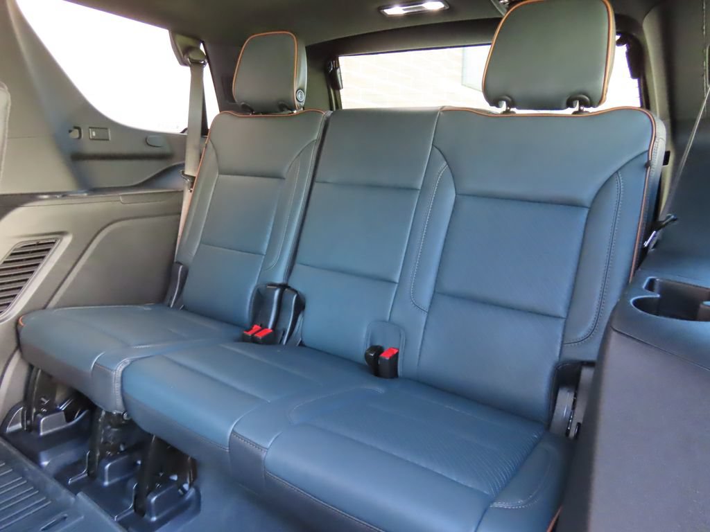 Certified 2025 GMC Yukon AT4 AWD/4WD image 33