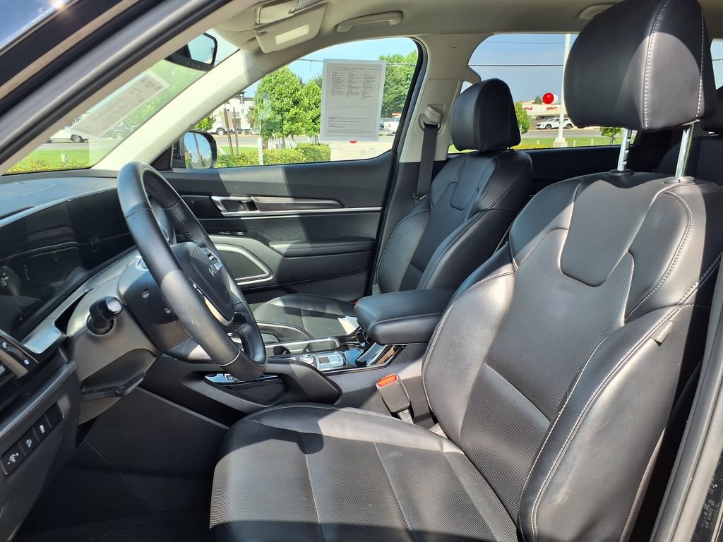 Used 2024 Kia Telluride LX FWD image 18