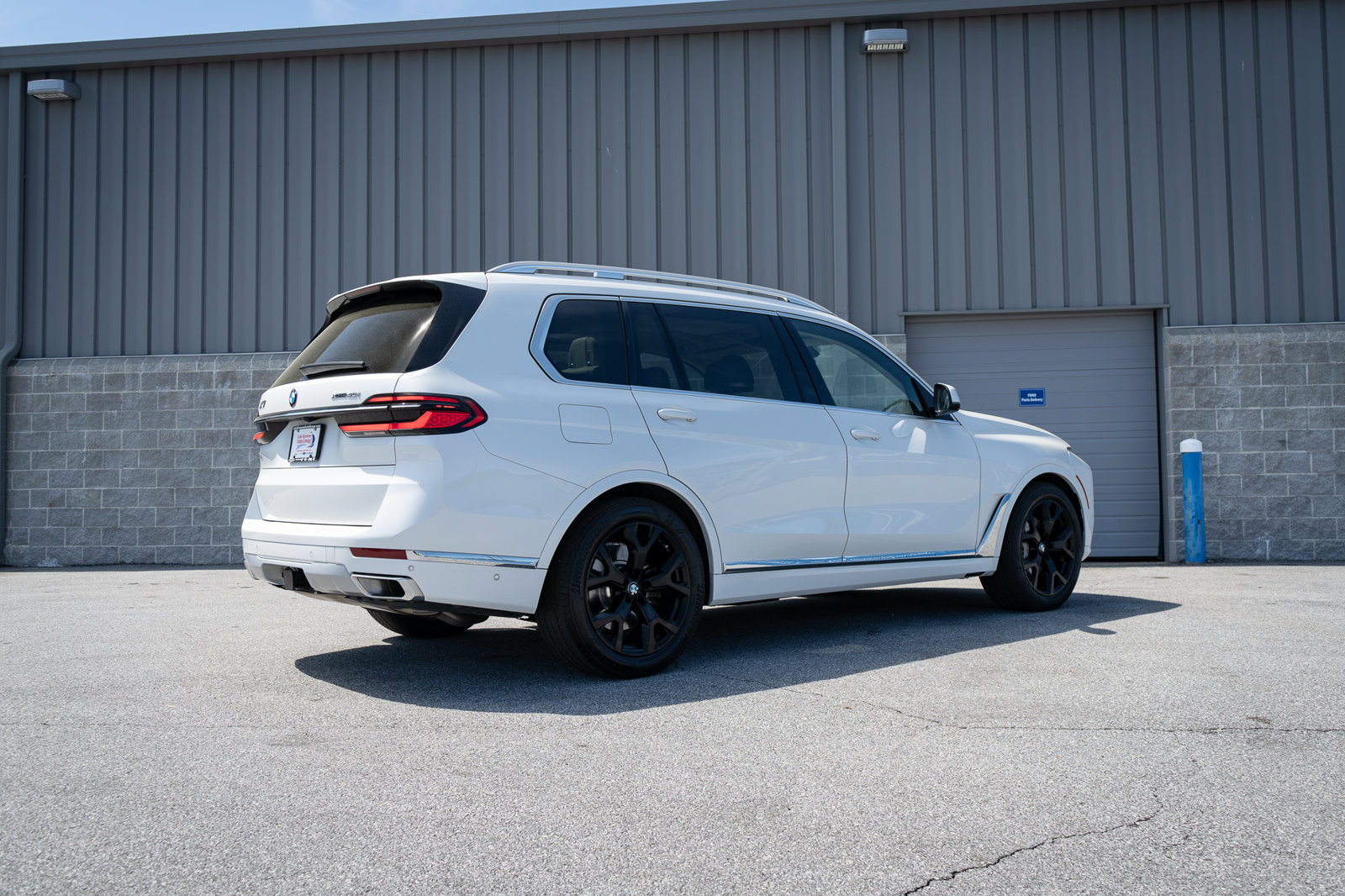 Used 2023 BMW X7 xDrive40i w/ Executive Package AWD/4WD image 17