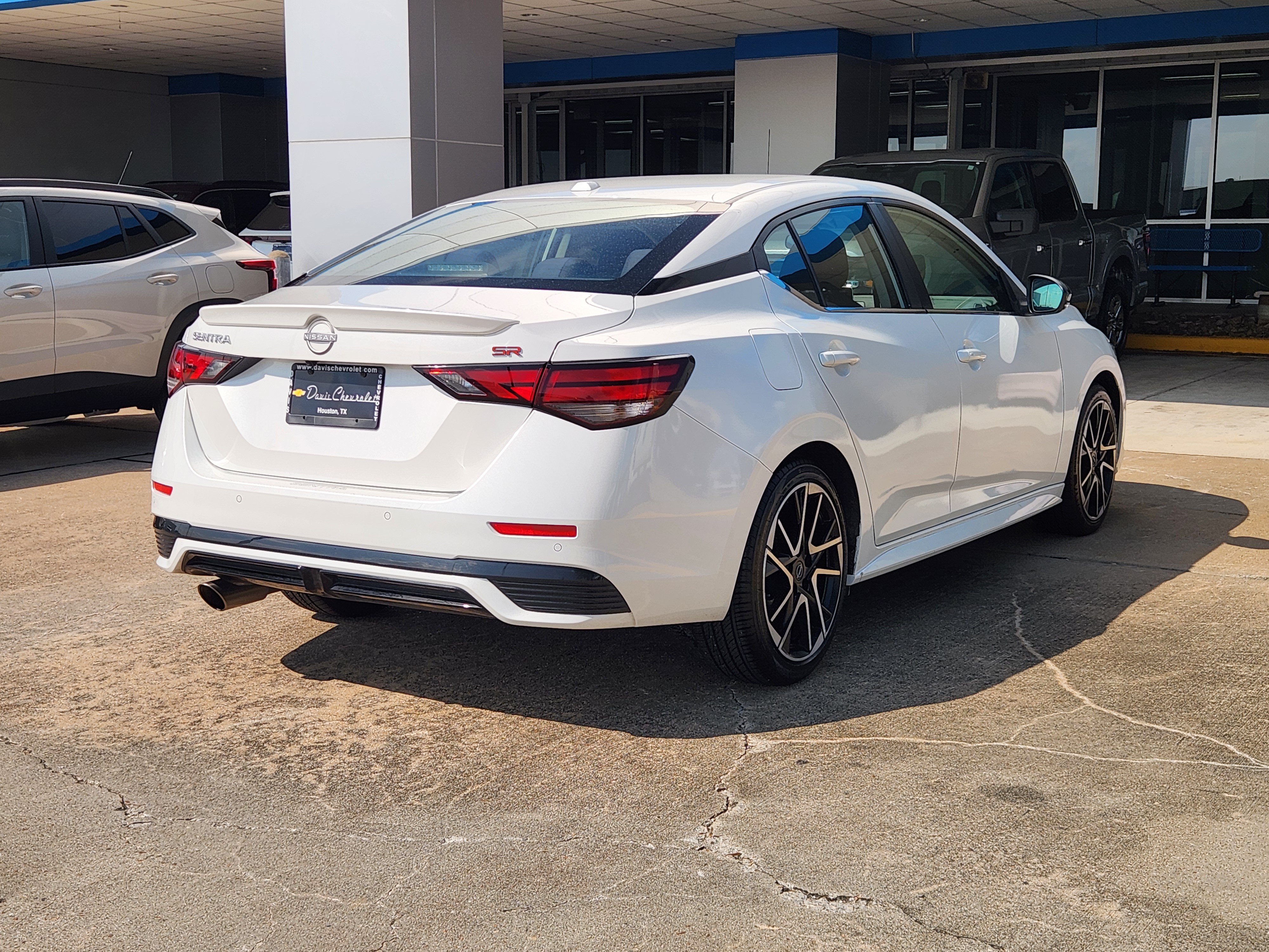 Used 2025 Nissan Sentra SR FWD image 6