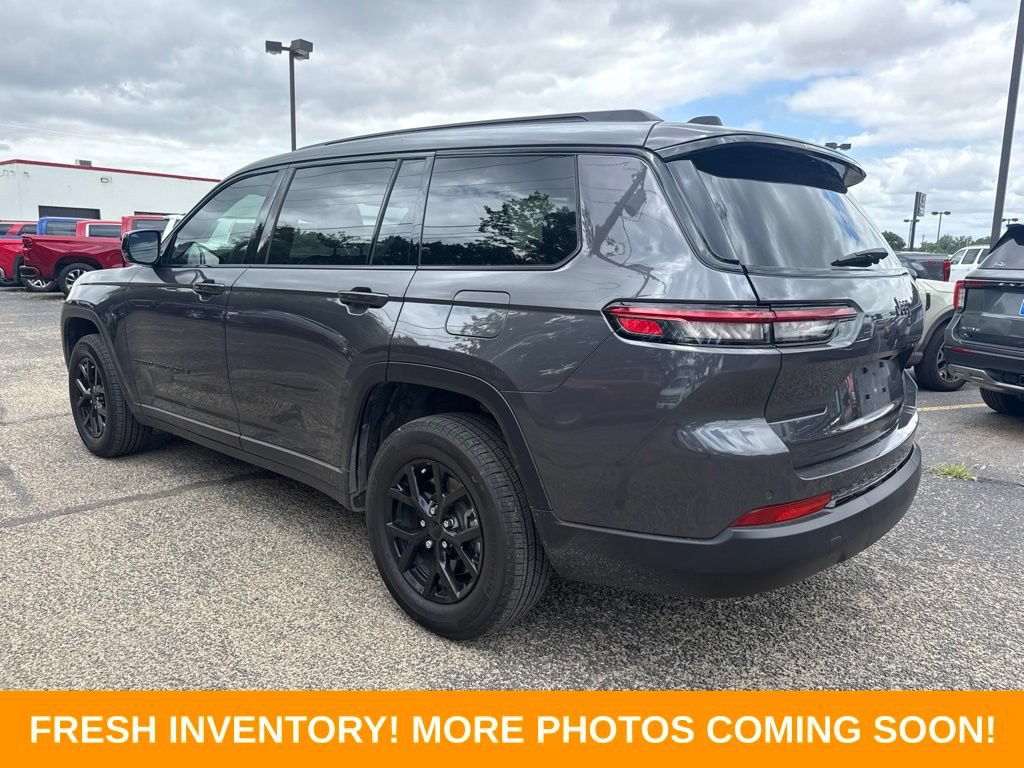 Used 2024 Jeep Grand Cherokee L Altitude RWD image 4